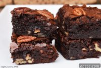 Maple Pecan Brownies Recipe — Gooey Maple-Glazed Pecan Brownies