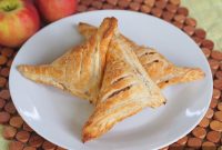 Cinnamon Apple Pastry Triangles Recipe for Crispy Golden Turnovers