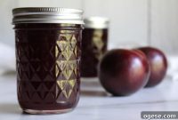Homemade Plum Jelly Recipe: Smooth, Spreadable Preserves