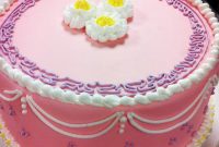 Pastry Course Day 13: Covering, Piping Flowers & Decorating a Dummy Cake