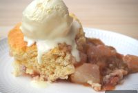 Pear and Rhubarb Cobbler Recipe for Sweet-Tart Summer Desserts