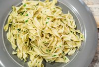 Buttered Egg Noodles with Fresh Parsley and Garlic