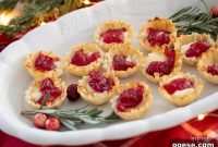Cranberry and Brie Bites: Festive Appetizer Recipe