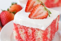 Jell-O Poke Cake Recipe: Moist Layered Dessert with Gelatin Swirls