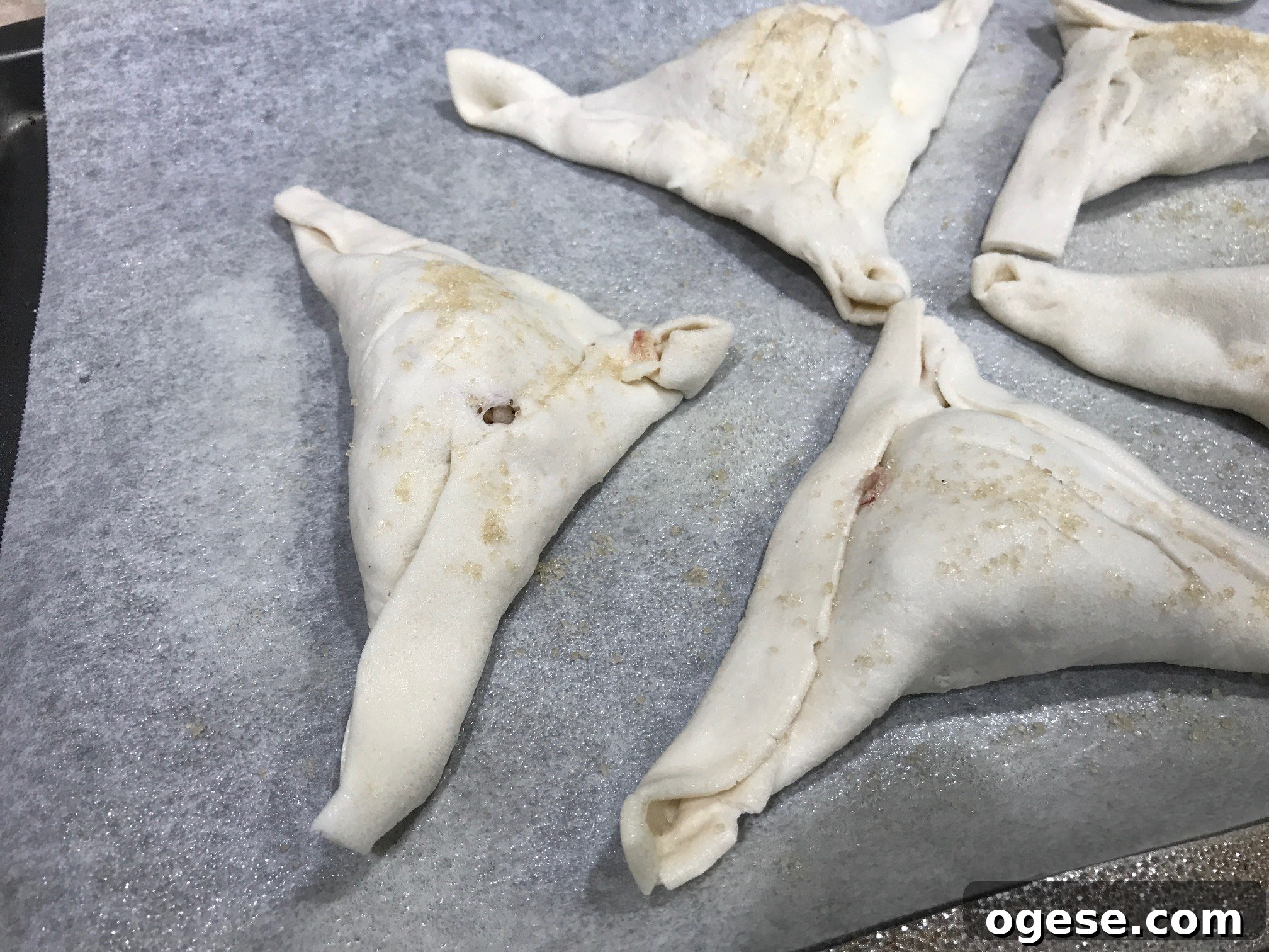 Cinnamon Apple Pastry Triangles Recipe for Crispy Golden Turnovers 3 Apple and Cinnamon Pastry Triangles