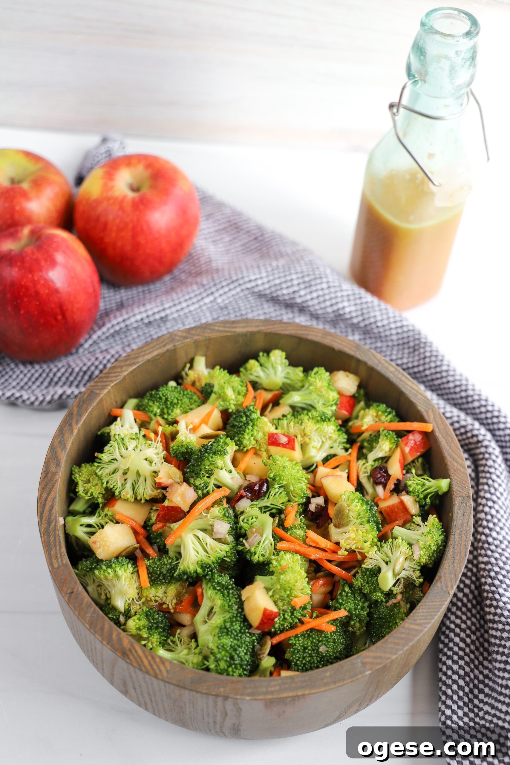 Broccoli Apple Salad with Blood Orange Vinaigrette Broccoli Apple Salad with Blood Orange Vinaigrette