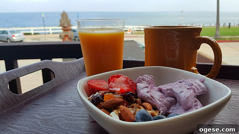 Breakfast at Pantai Inn La Jolla: Menus, Views & What to Expect 2 Breakfast (and more!) at Pantai Inn, La Jolla - San Diego, California Hotel