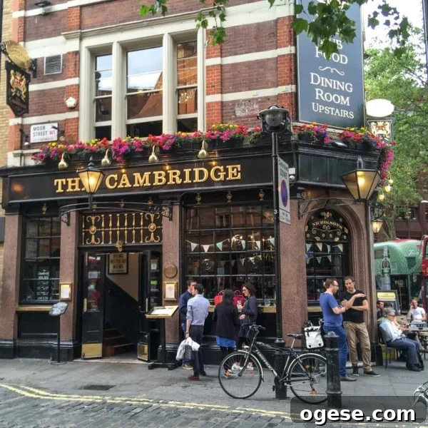 Historic Pubs of London: A Local Guide to Iconic Drinking Spots 3 London-22
