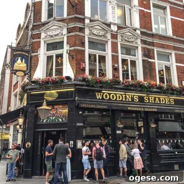 Historic Pubs of London: A Local Guide to Iconic Drinking Spots 6 London-23