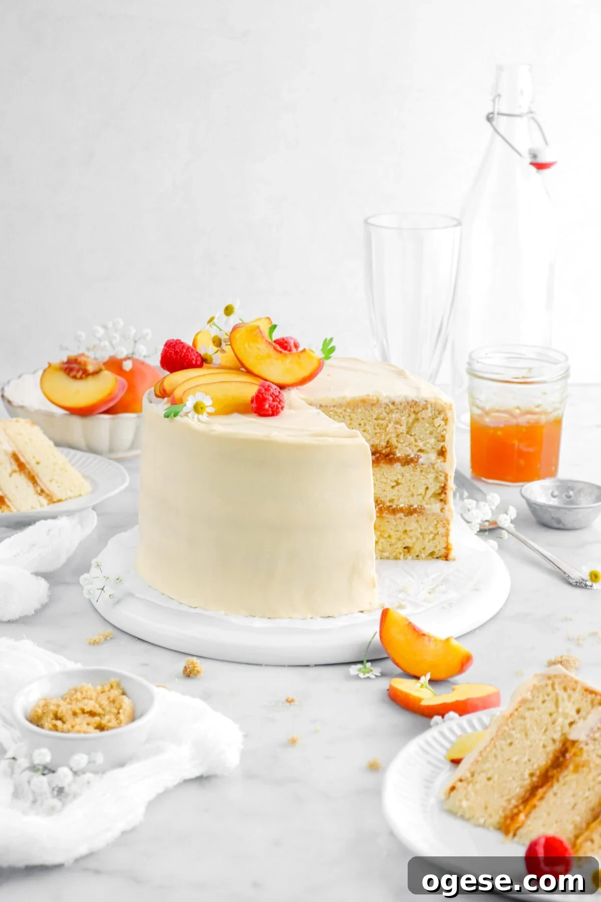 peach cake with slices and jam
