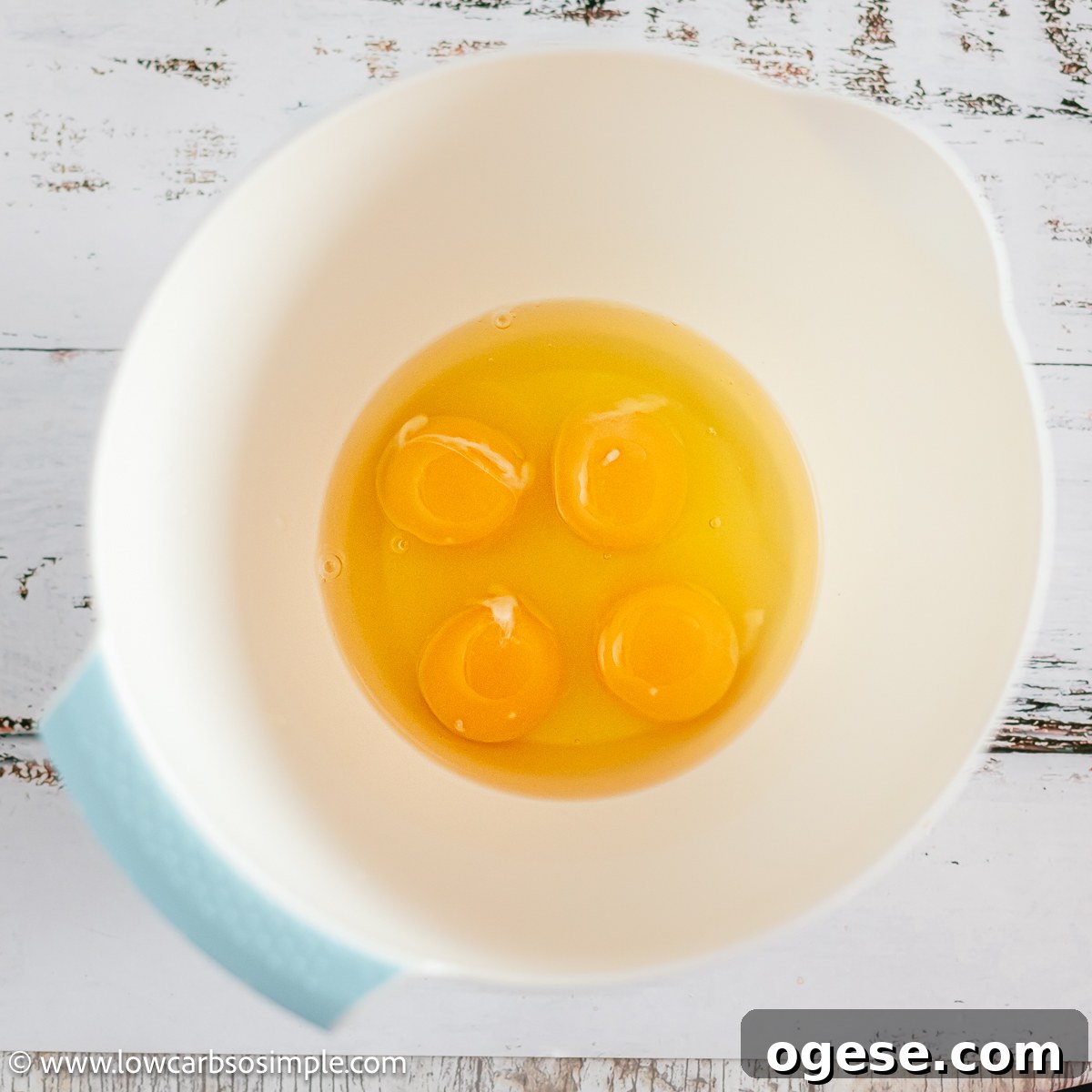 Four Eggs in a Bowl | Low-Carb, So Simple