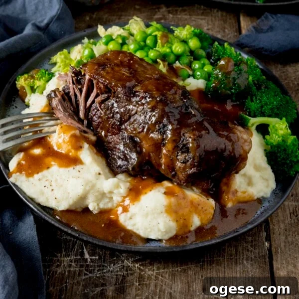 Beef short ribs in gravy