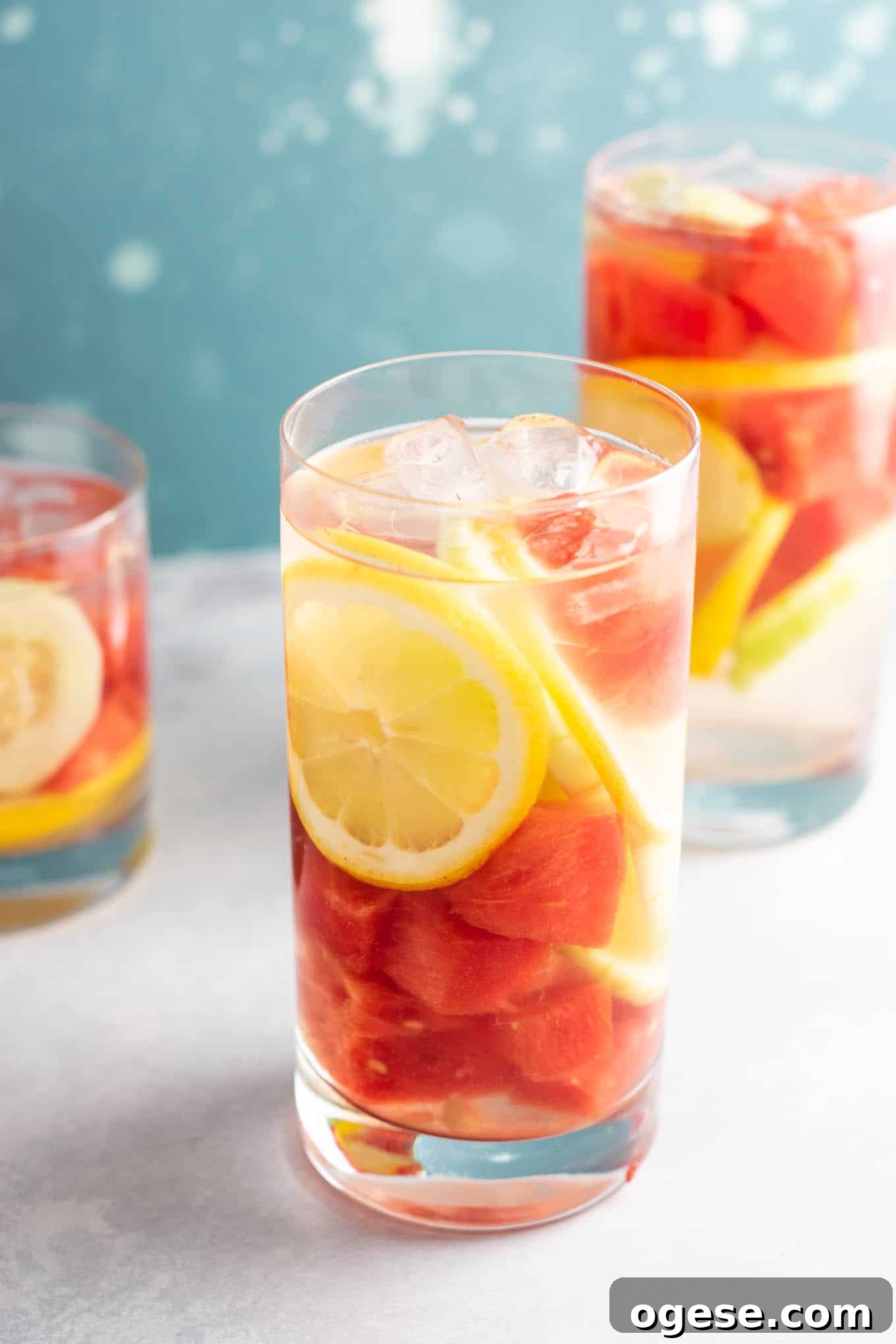 How to make watermelon water with cucumbers and lemon #detoxwater #watermelon #watermelondetox #watermelonwater #vegan #drinks #healthy