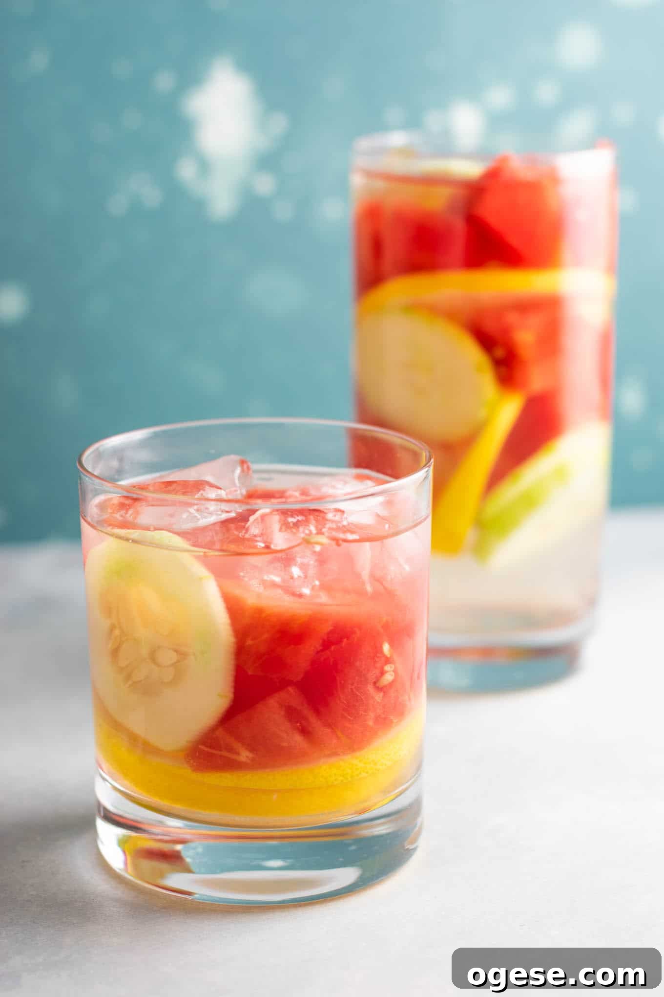 How to make watermelon water with cucumbers and lemon #detoxwater #watermelon #watermelondetox #watermelonwater #vegan #drinks #healthy