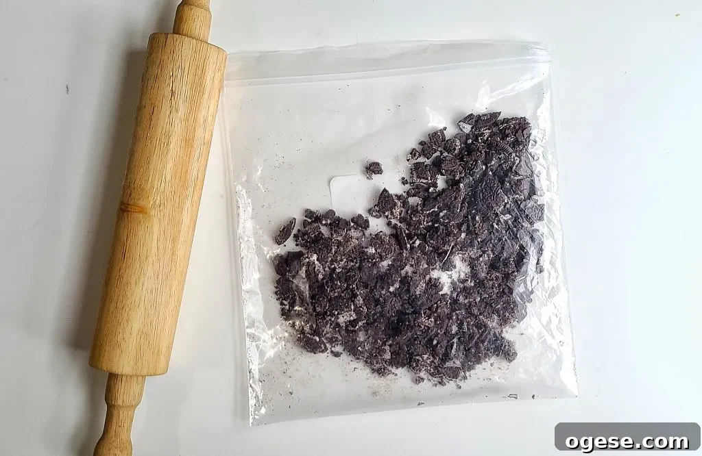 Cookies & Cream Cookie Recipe: How to Make Chocolate Sandwich Cookies 4 crushed oreos