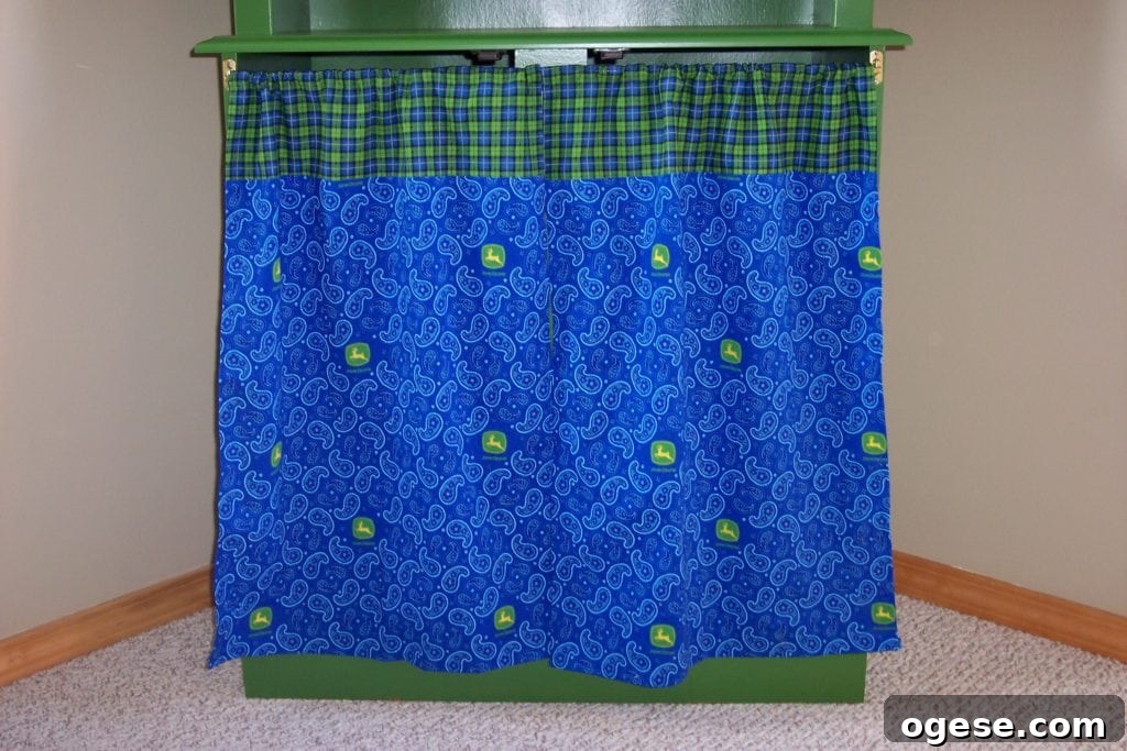 John Deere Nursery Equipment: Tractors, Planters & Supplies 9 John Deere curtain