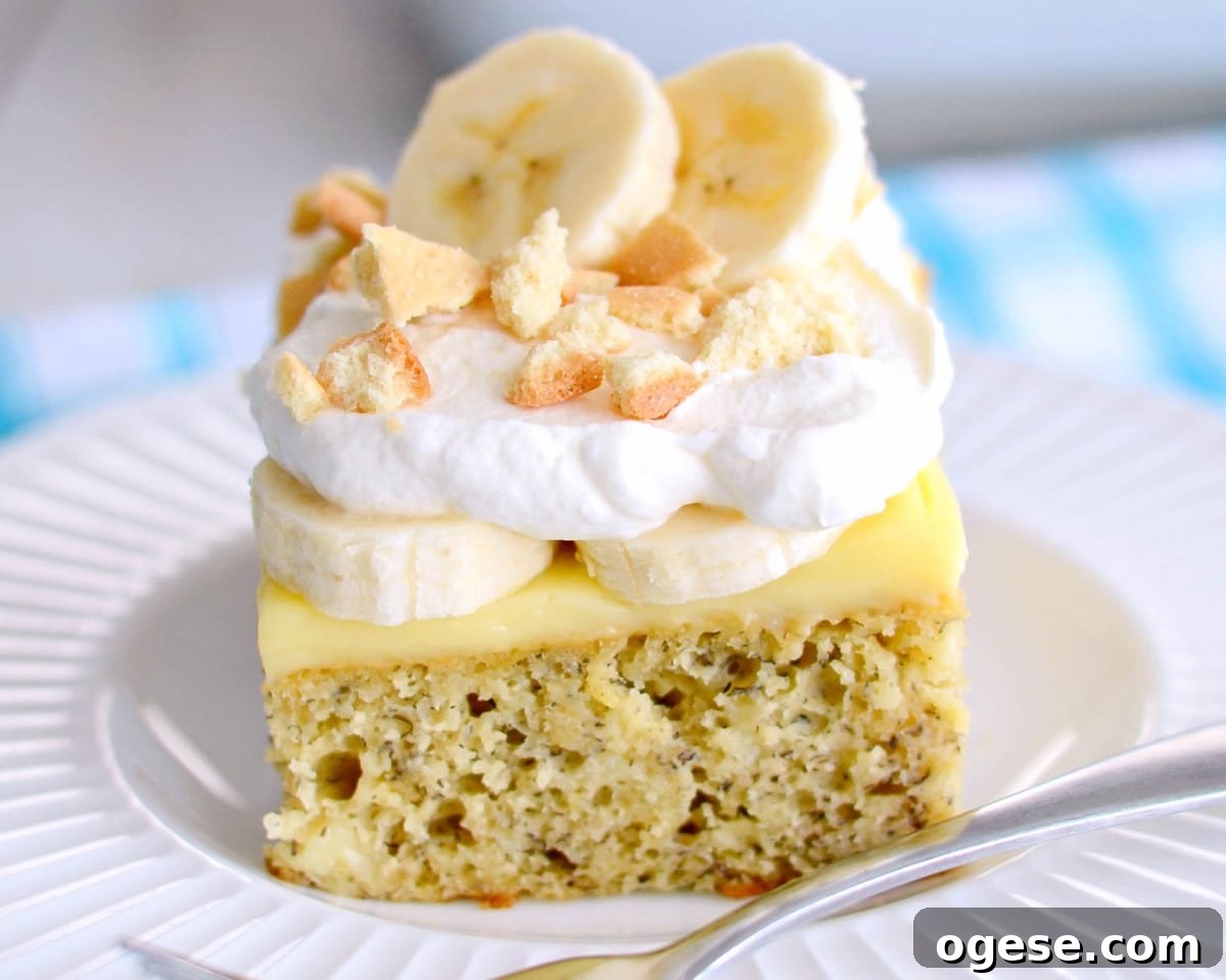 Banana pudding poke cake