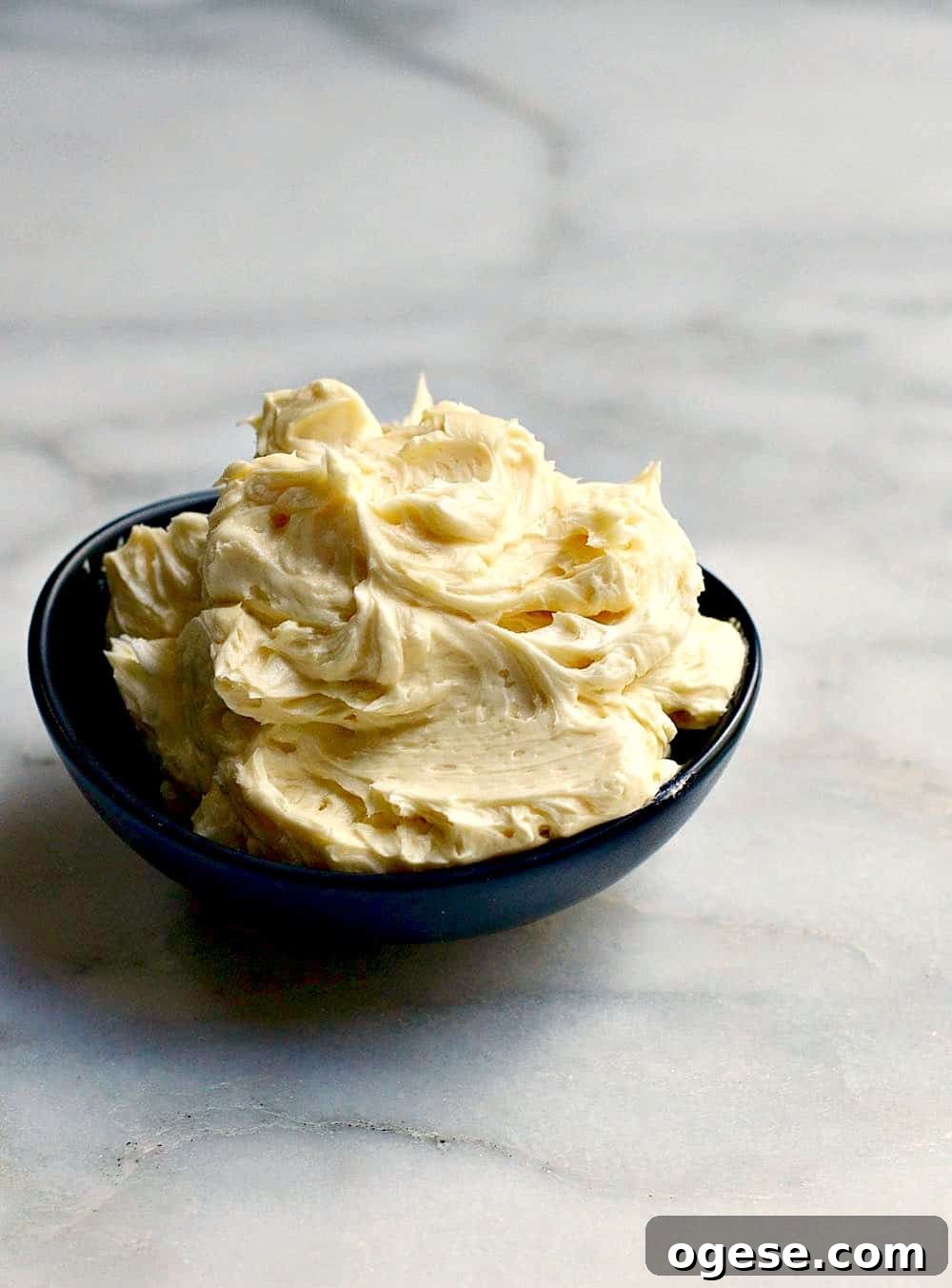 Fluffy Vanilla Buttercream Frosting Recipe for Perfect Cakes 2 Fluffy Vanilla Buttercream Frosting