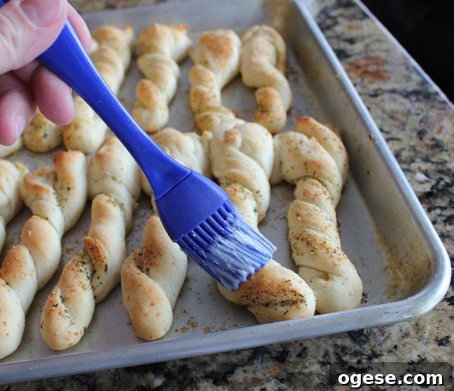 Parmesan Garlic Bread Twists Recipe: Crispy Pull-Apart Bread 14 Baked twists
