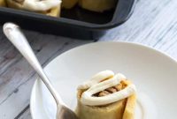 Fluffy Keto Cinnamon Rolls with Cream Cheese Frosting