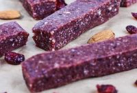 Homemade Raw Cranberry Energy Bars (Nakd-Style)